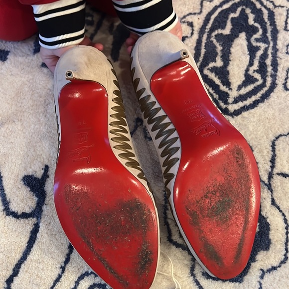 Christian Louboutin Nude - Picture 5 of 9